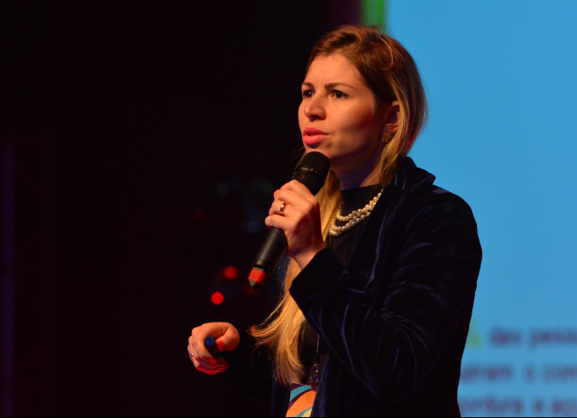 Caroline Borba da Silva, Gerente de Atendimento da Nielsen